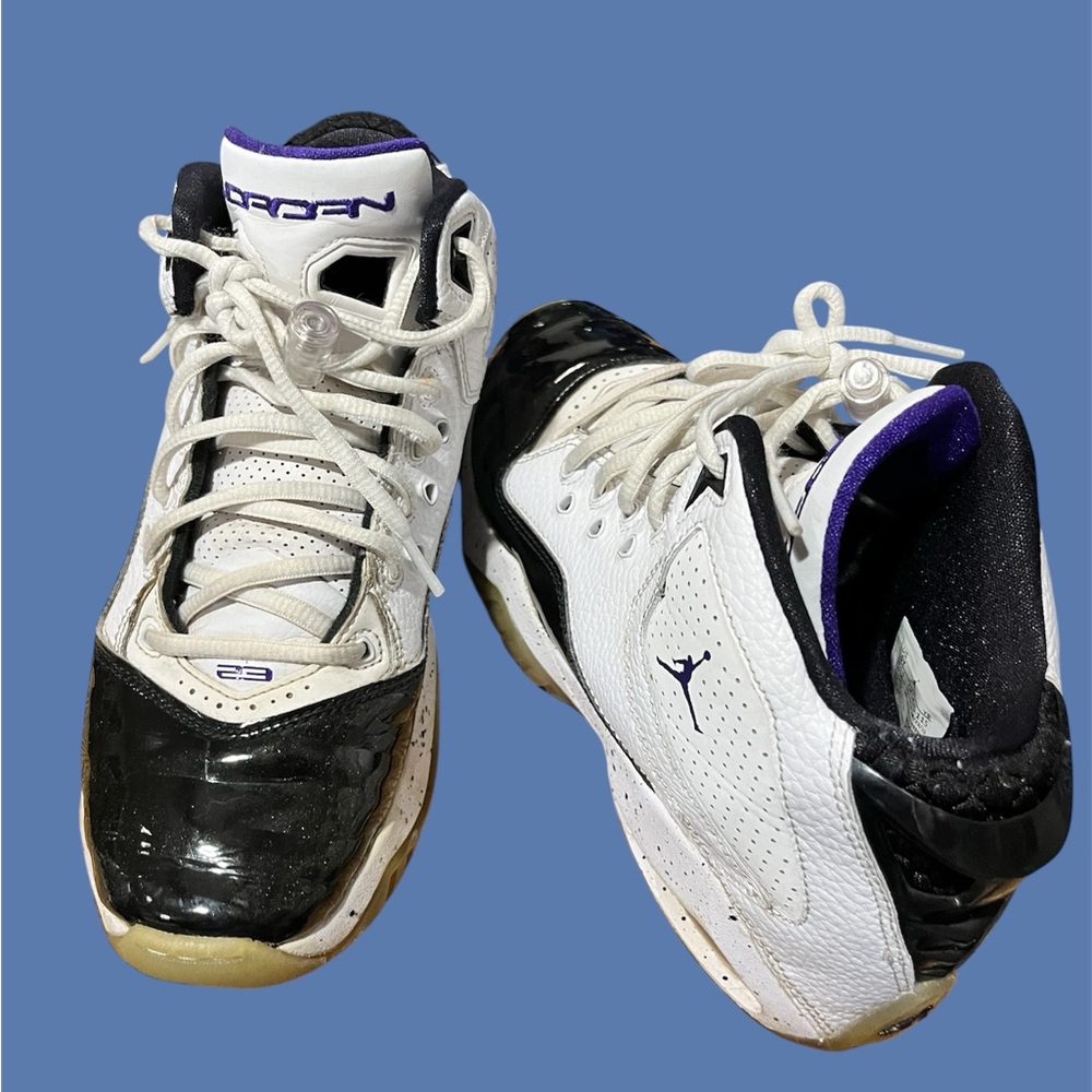 Jordan B'Loyal White Court Black Purple Boys Youth Basketball Shoes Size 6Y